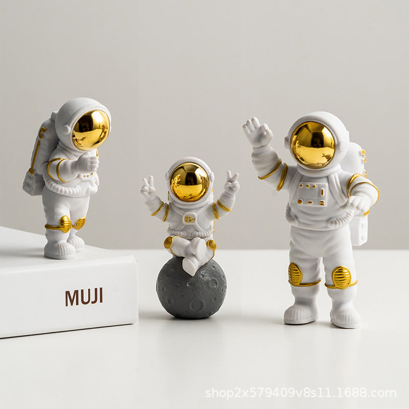 Wholesale astronaut hand model creative astronaut blind box decoration living room TV cabinet decoration birthday gift