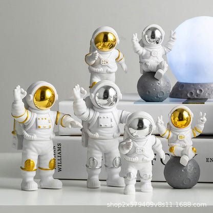 Wholesale astronaut hand model creative astronaut blind box decoration living room TV cabinet decoration birthday gift