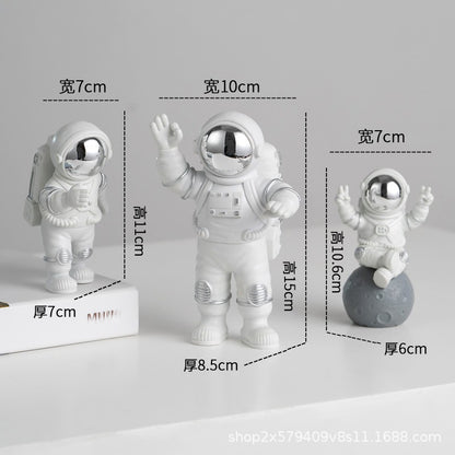 Wholesale astronaut hand model creative astronaut blind box decoration living room TV cabinet decoration birthday gift